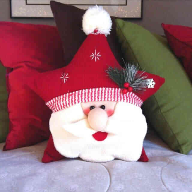 DIY Felt Holiday Pillows - Christmas DIY