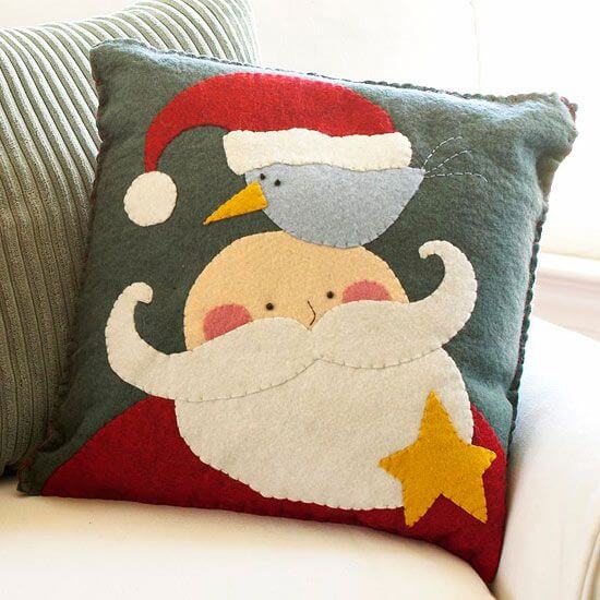 DIY Felt Holiday Pillows - Christmas DIY
