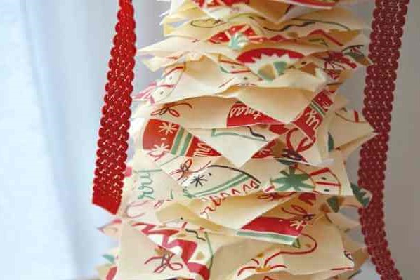 Pretty Christmas Paper Makes the Most Adorable Tree - Christmas DIY